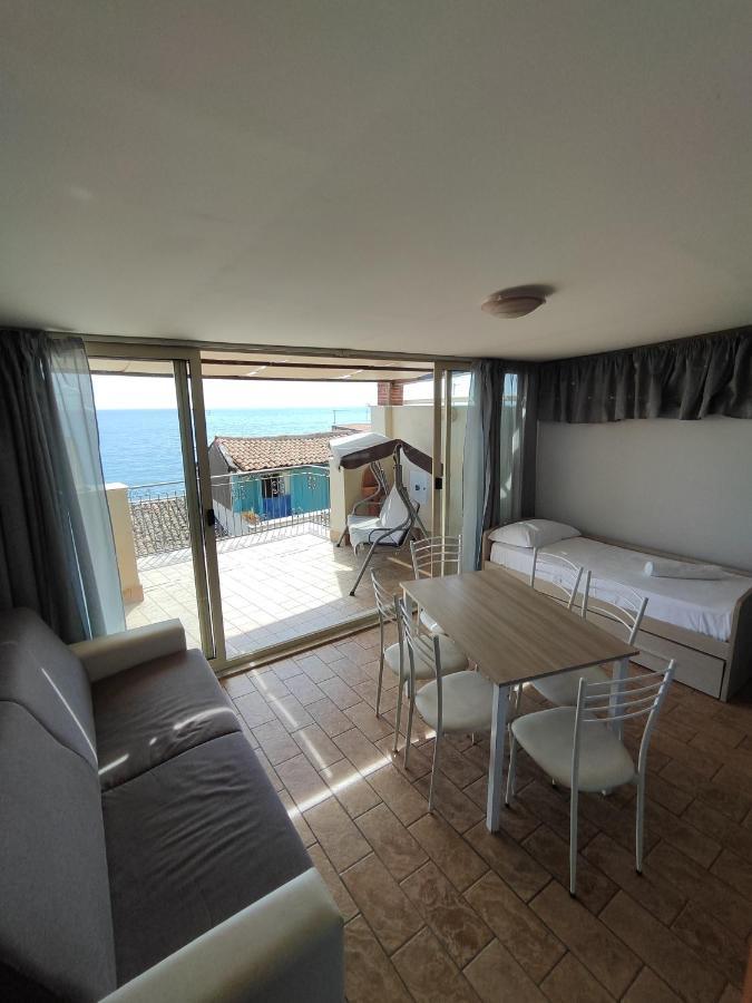 Sicily Travel Apartment'S 4 Giardini Naxos Ngoại thất bức ảnh