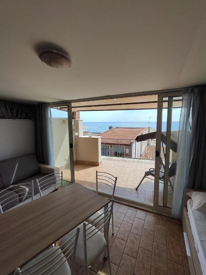 Sicily Travel Apartment'S 4 Giardini Naxos Ngoại thất bức ảnh