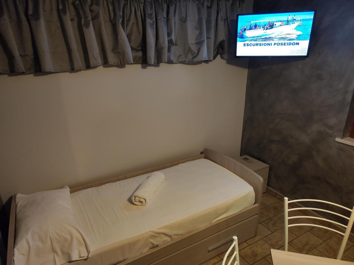 Sicily Travel Apartment'S 4 Giardini Naxos Ngoại thất bức ảnh