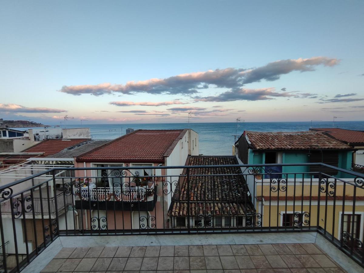 Sicily Travel Apartment'S 4 Giardini Naxos Ngoại thất bức ảnh